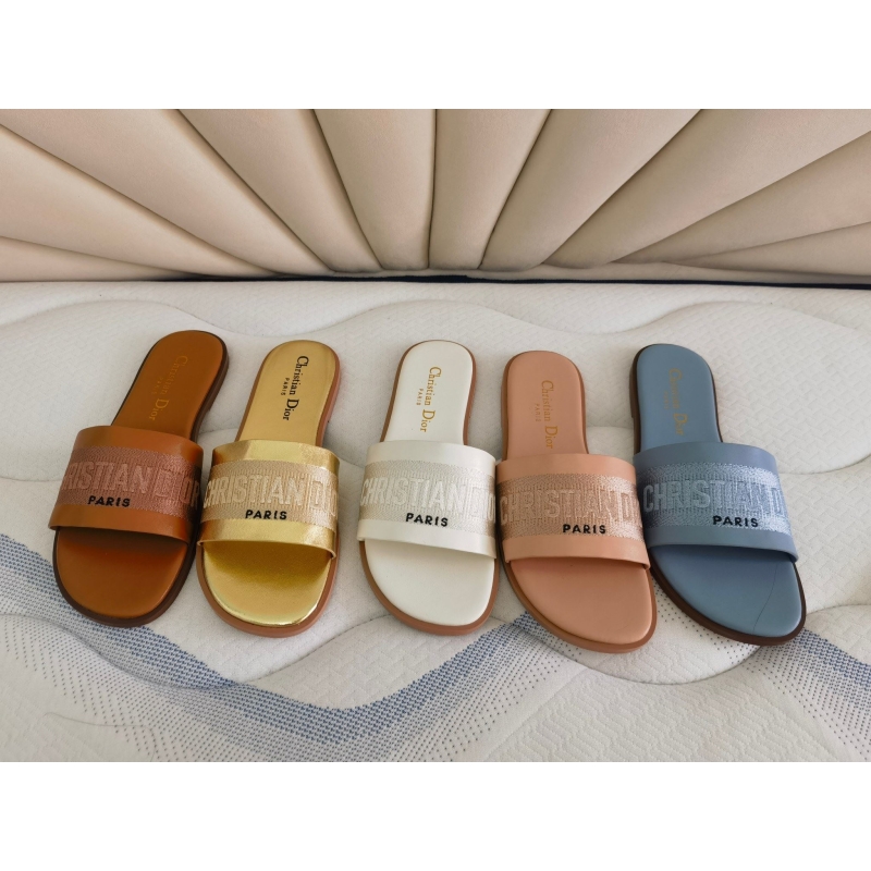 ch**an D*or slippers